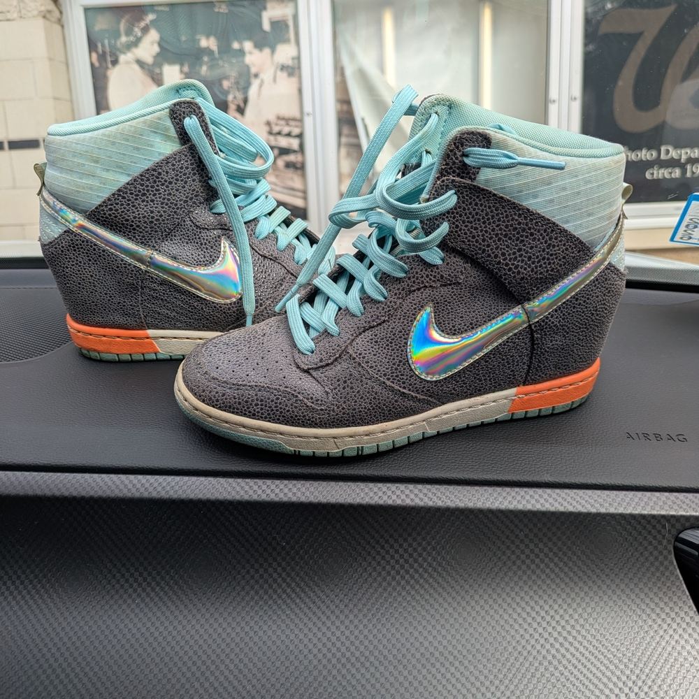 Nike Women's High-Top Sneakers in Gray and Aqua